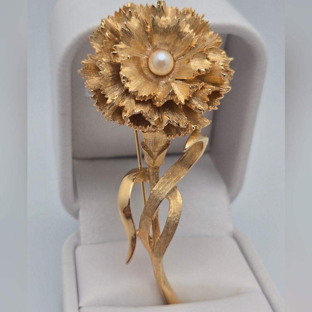Vintage Marcel Boucher 8366P Carnation Brooch — Gold Tone Freshwater Pearl
